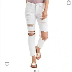 American eagle aero white Tomgirl ripped jeans sz 14